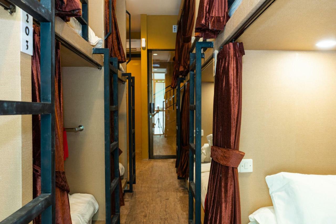 Reddoorz Hostel @ Di Panjaitan Simpang Lima Семаранг Екстер'єр фото